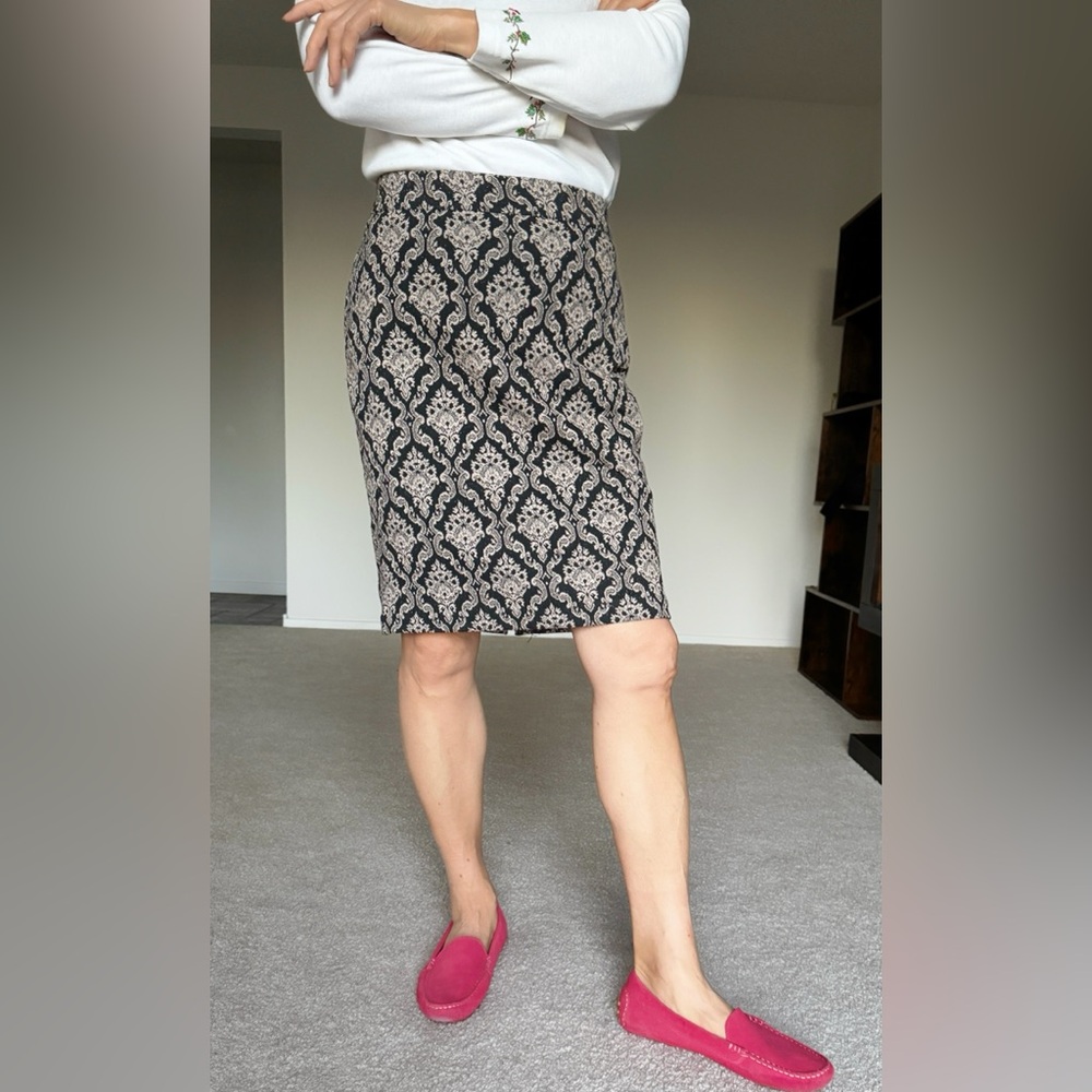 Roz & Ali Black and Cream Patterned Pencil Skirt